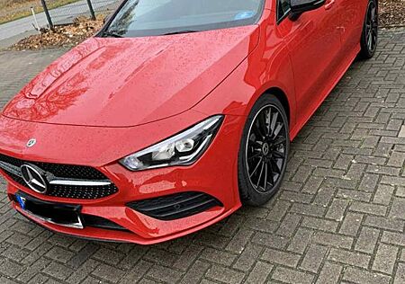 Mercedes-Benz CLA 220 DCT -