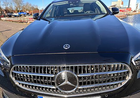 Mercedes-Benz E 220 d T Autom. Das Taxi Nettopreis für Export