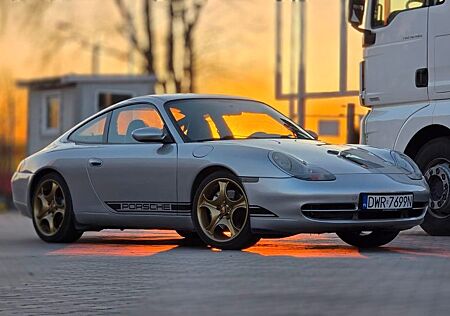 Porsche 996 4x4 Carrera 4 Coupé Carrera