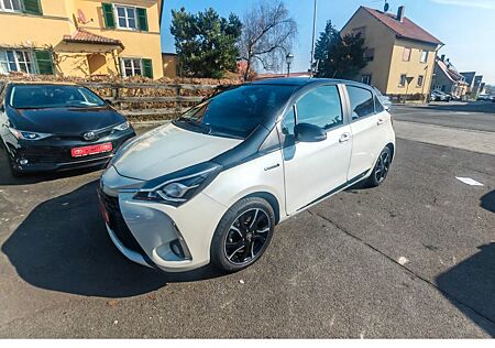 Toyota Yaris Hybrid Style Selection