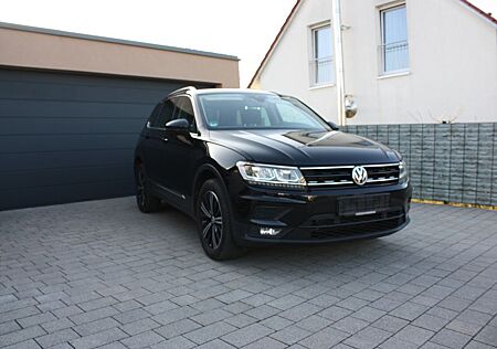 VW Tiguan Volkswagen 2.0 TDI 140kW DSG 4M AHK Navi LED ACC