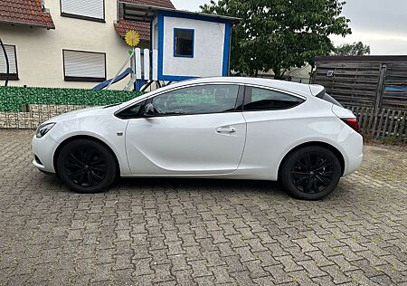 Opel Astra GTC 1.4 Turbo 103kW -