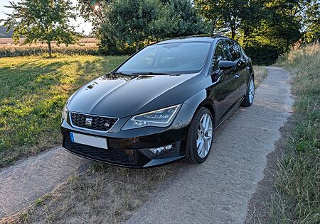 Seat Leon 1.8 TSI 132kW FR PANO DAB+ TOP Ausstattung
