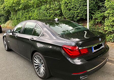 BMW 740d xDrive -3xTV