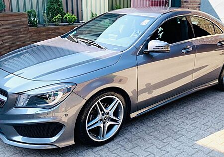Mercedes-Benz CLA 180 AMG Line