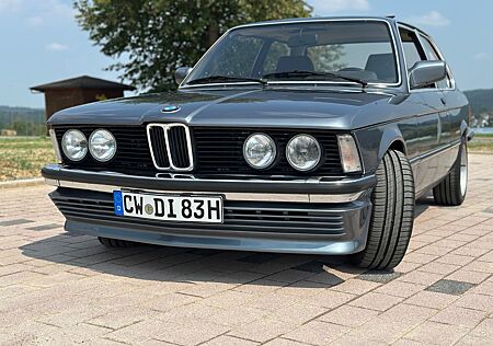 BMW 315 E21 Recarositze
