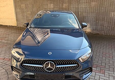 Mercedes-Benz A 250 e 8G DCT