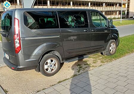 Ford Tourneo Custom 8-Sitzer