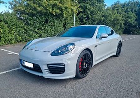 Porsche Panamera GTS GTS