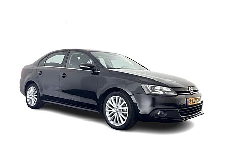 VW Jetta Volkswagen 1.4 TSI Hybrid Highline Aut. *XENON | NAVI