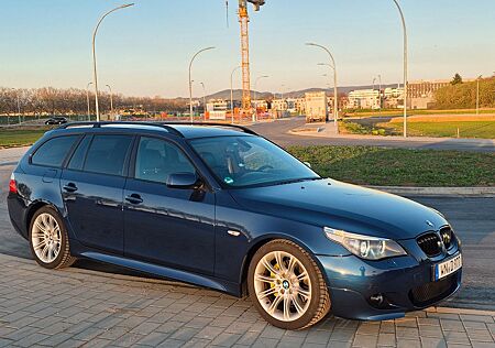 BMW 525i A touring -