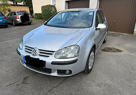 VW Golf Volkswagen 1.6 FSI AUTOMATIK SAUBER