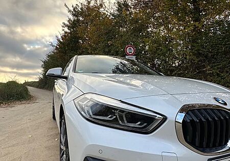 BMW 118i (F40) Sport Line