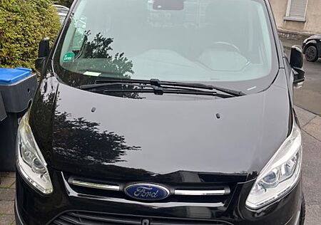 Ford Tourneo Custom Familienauto mit Bett