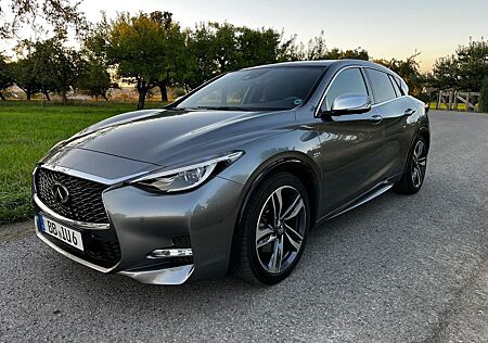 Infiniti Q30 2.2d DCT AWD Premium Tech Premium Tech