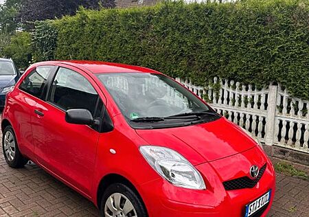Toyota Yaris 1,0-l-VVT-i Klima, Aux, E FH, ZV