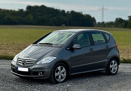 Mercedes-Benz A 200 AVANTGARDE 52tkm 1.HAND AUTOMATIK PDC SHZ