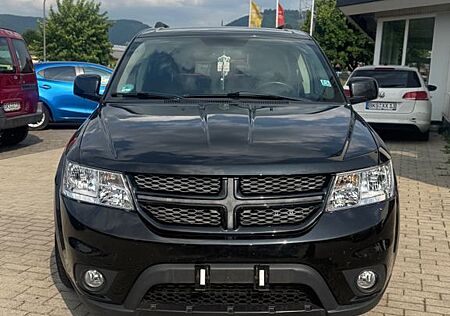 Fiat Freemont 2.0 16V Allrad Black # Tüv Neu #