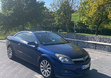 Opel Astra 1.9 CDTI Cosmo 110kW Cosmo