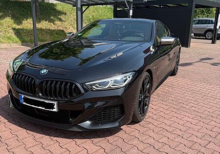 BMW M850i xDrive Coupé - Service Neu / TÜV Neu