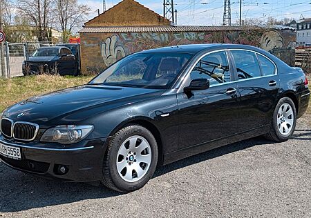 BMW 750i A - in schönem, gepflegten Zustand