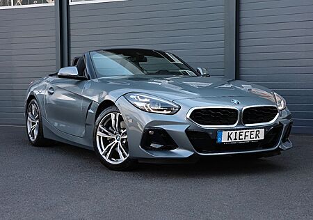 BMW Z4 sDrive30i M/HUD/APPLE/SHZ/LHZ/TOTW/KAMERA/R18