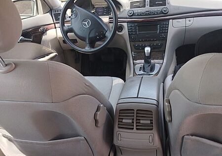 Mercedes-Benz E 200 KOMPRESSOR T AVANTGARDE Avantgarde
