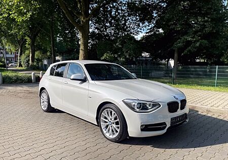 BMW 118i Sport Line Sport Line