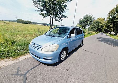 Toyota Avensis Verso 2.0 D-4D / Klima /7-Sitze