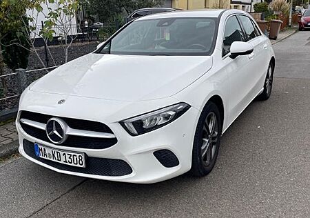 Mercedes-Benz 200