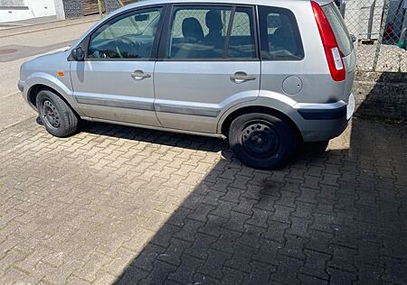 Ford Fusion 1,4 16V + +