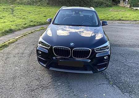 BMW X1 sDrive18i, AHK, Navi, LED-Scheinwerfer