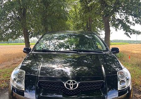 Toyota Auris 2.2 D-CAT D-CAT