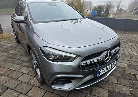 Mercedes-Benz GLA 180 AMG PAKET