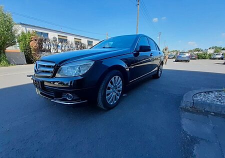 Mercedes-Benz C 180 CGI BlueEFFICIENCY Autom. -