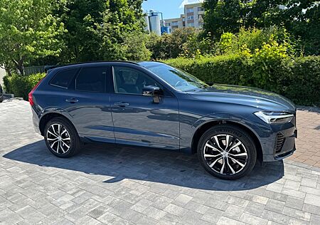 Volvo XC 60 XC60 ULTRA DARK + MASSAGE+AKUSTIK+B&W+MASSAGE