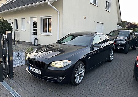 BMW 525d f10 LIM SPORTPAKET/UMFR. AUSSTATTUNG/TÜV 26