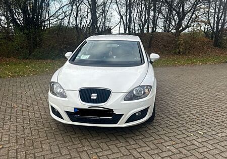 Seat Leon 1.6 TDI Style Copa/SHZ/Temp./8-Fach