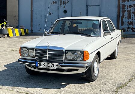 Mercedes-Benz 300 Diesel W123 Top restauriert aus 2. Hand