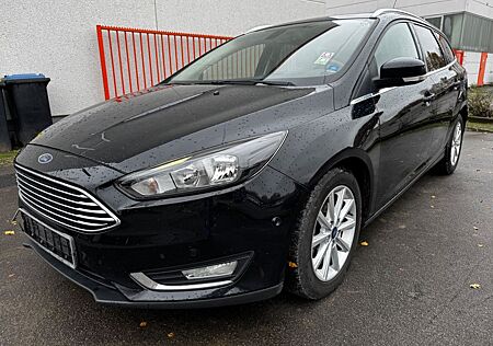 Ford Focus Turnier Titanium Tempomat Navi Winterpacke