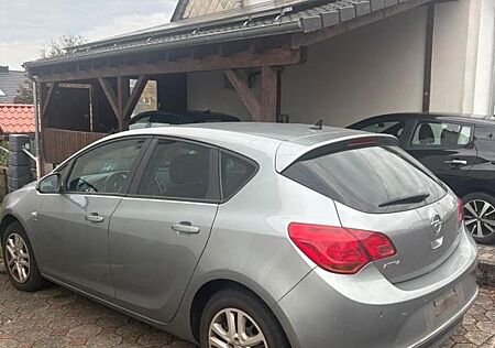 Opel Astra 1.4T 103kW Edition Edition