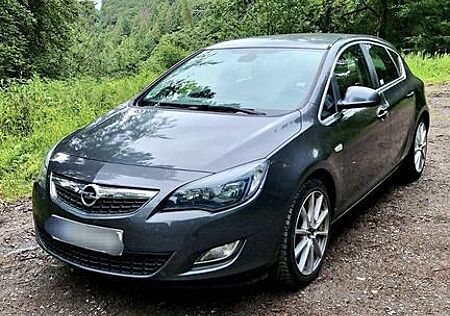 Opel Astra AstraJ 1.4 Turbo 140PS*SteuerketteNEU*TÜV 05/26*