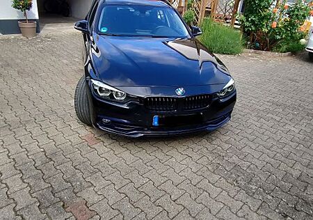 BMW 320i xDrive Touring Sport Line Automatic Spo...