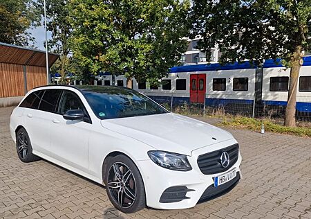 Mercedes-Benz E 350 d T AMG-LINE Night-Paket Head-up-Display