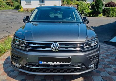 VW Tiguan Volkswagen 2.0 TSI 140kW DSG PANO. 4MOTION