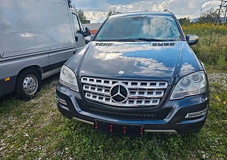 Mercedes-Benz ML 300 CDI 4MATIC BlueEFFICIENCY -