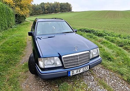 Mercedes-Benz 200 , W124