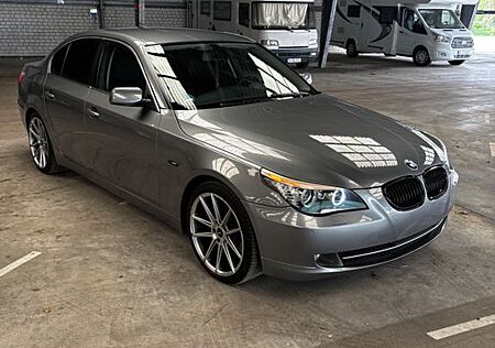 BMW 523i