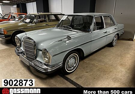 Mercedes-Benz 250 250S Limousine - W108