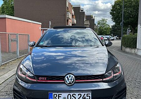 VW Golf Volkswagen 2.0 GTI Performance